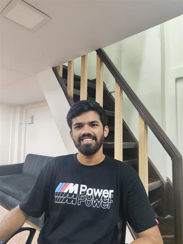 Dwebbox Avinash Kurmi
